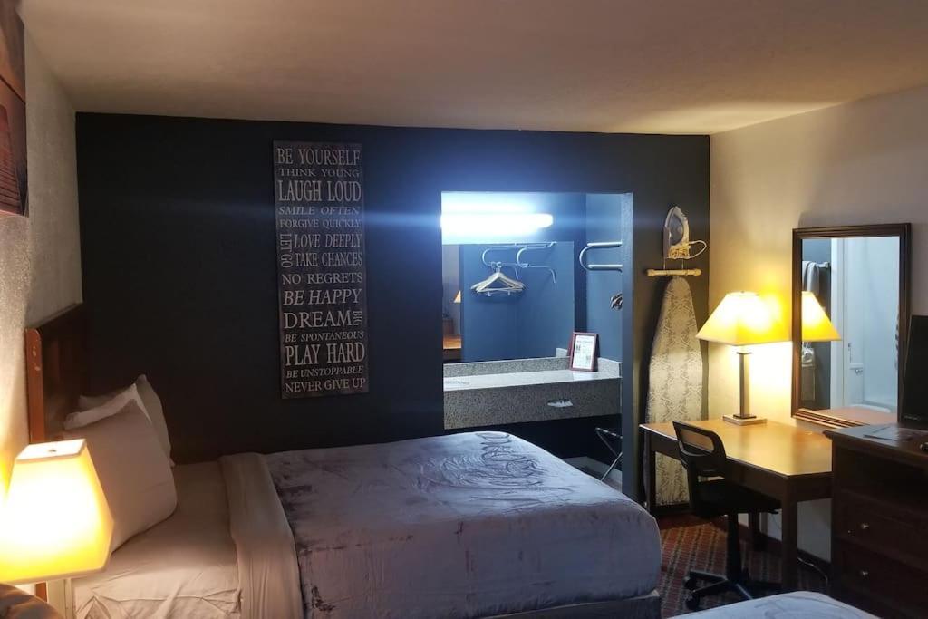 Hotel 2 Queen Beds Hotel Room 226 Booking Stillwater Eksteriør billede